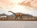 Estatua del Lirainosaurus